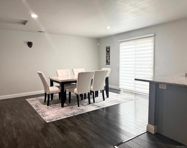 1121 Grand Ave - Photo Thumbnail 5