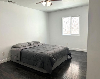 1121 Grand Ave - Photo Thumbnail 14