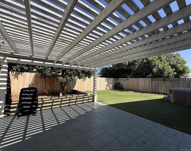 1121 Grand Ave - Photo Thumbnail 15