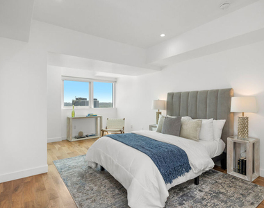 13600 Marina Pointe Drive - Photo Thumbnail 20