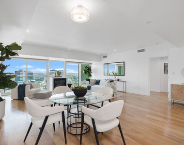 13600 Marina Pointe Drive - Photo Thumbnail 5