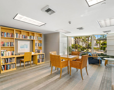 13600 Marina Pointe Drive - Photo Thumbnail 33