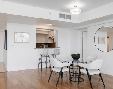 13600 Marina Pointe Drive - Photo Thumbnail 10