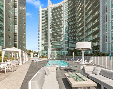 13600 Marina Pointe Drive - Photo Thumbnail 26