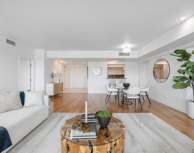 13600 Marina Pointe Drive - Photo Thumbnail 8