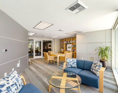 13600 Marina Pointe Drive - Photo Thumbnail 34