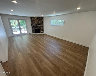 3474 Loadstone Drive - Photo Thumbnail 10