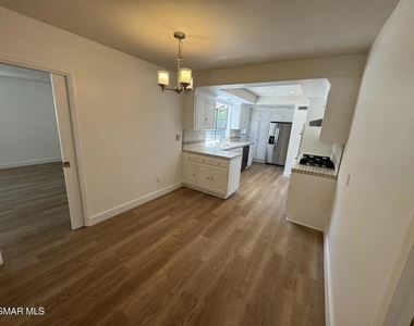 3474 Loadstone Drive - Photo Thumbnail 6