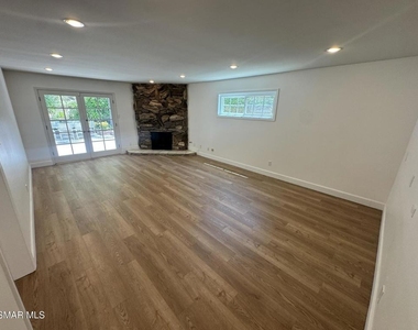 3474 Loadstone Drive - Photo Thumbnail 8