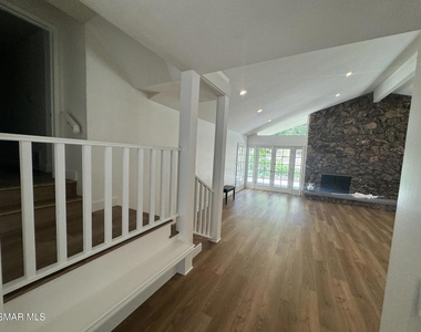 3474 Loadstone Drive - Photo Thumbnail 4