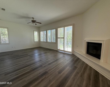 990 Clear Sky Place - Photo Thumbnail 7