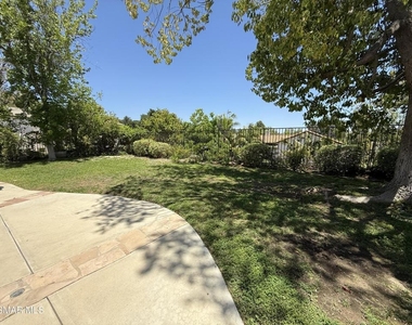 990 Clear Sky Place - Photo Thumbnail 16