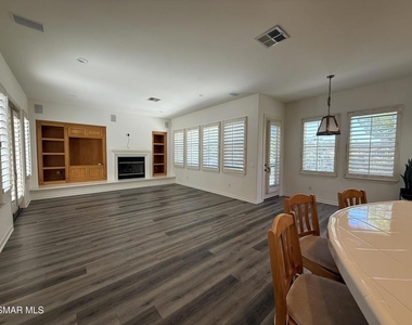 990 Clear Sky Place - Photo Thumbnail 2