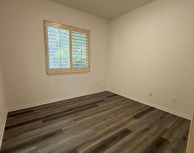 990 Clear Sky Place - Photo Thumbnail 11