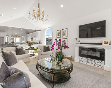 2181 Brookfield Drive - Photo Thumbnail 3