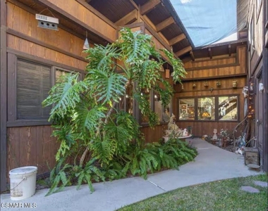 2286 Mt Vernon Avenue - Photo Thumbnail 13