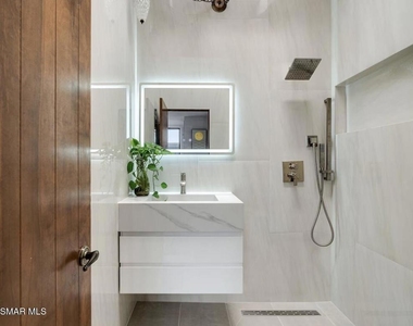 2286 Mt Vernon Avenue - Photo Thumbnail 11