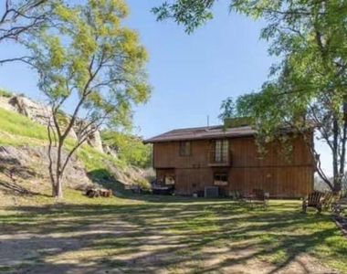 2286 Mt Vernon Avenue - Photo Thumbnail 17
