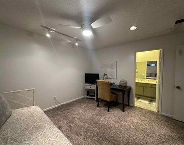 4 Hermosillo Lane - Photo Thumbnail 14