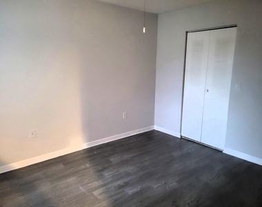 4197 N Haverhill Road - Photo Thumbnail 12