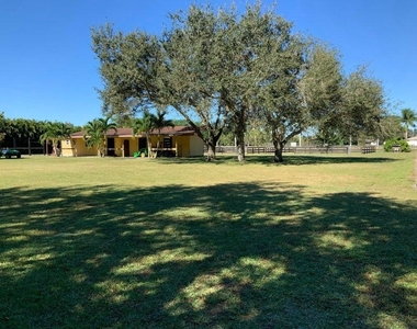 16693 Deer Path Lane - Photo Thumbnail 14