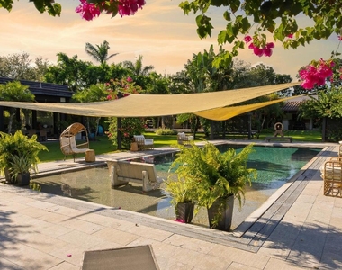 5420 Las Palmas Avenue - Photo Thumbnail 26