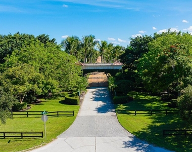 5420 Las Palmas Avenue - Photo Thumbnail 43