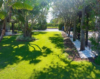 5420 Las Palmas Avenue - Photo Thumbnail 28