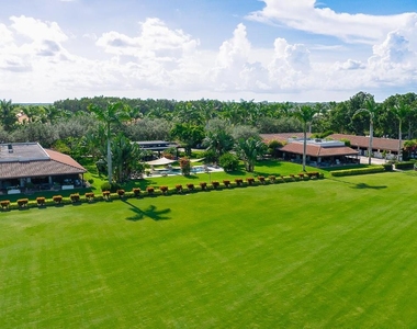 5420 Las Palmas Avenue - Photo Thumbnail 17