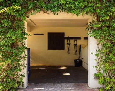 5420 Las Palmas Avenue - Photo Thumbnail 19