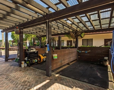 5420 Las Palmas Avenue - Photo Thumbnail 40