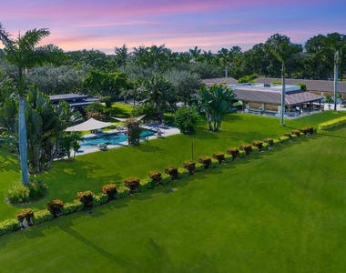 5420 Las Palmas Avenue - Photo Thumbnail 2