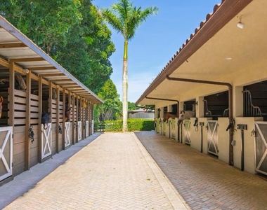 5420 Las Palmas Avenue - Photo Thumbnail 11