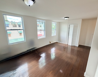 1227 Bryant Avenue - Photo Thumbnail 2