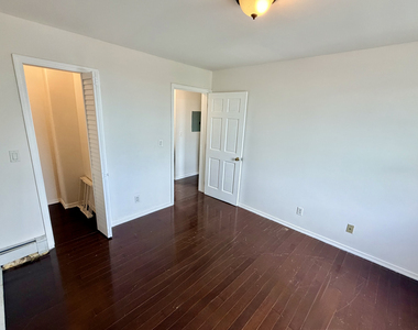 1227 Bryant Avenue - Photo Thumbnail 8