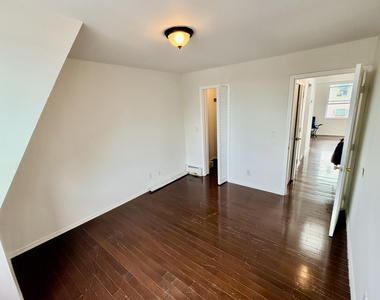 1227 Bryant Avenue - Photo Thumbnail 9