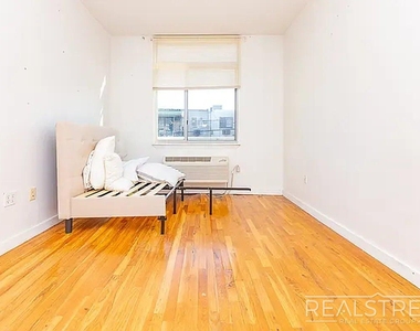 184 Noll Street - Photo Thumbnail 4