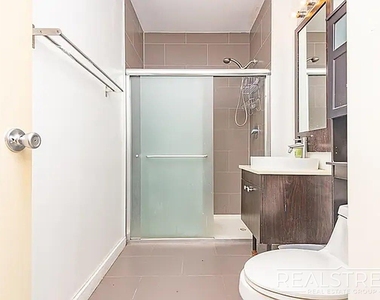 184 Noll Street - Photo Thumbnail 9