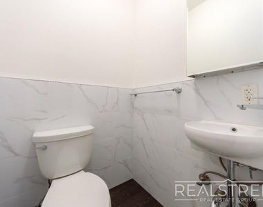471 Chauncey Street - Photo Thumbnail 5