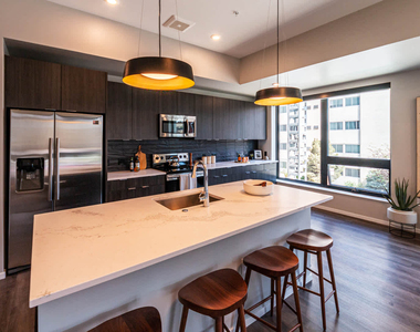 4109 E. 10th Ave - Photo Thumbnail 6