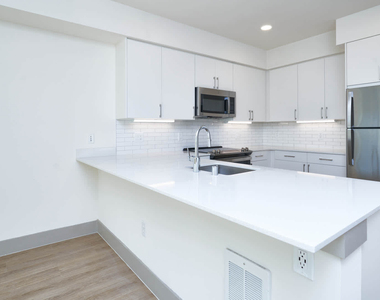 16015 Cleveland Street - Photo Thumbnail 7