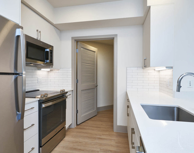 16015 Cleveland Street - Photo Thumbnail 9