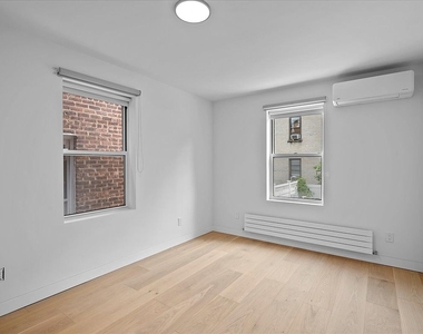 East 240th Street - Photo Thumbnail 10