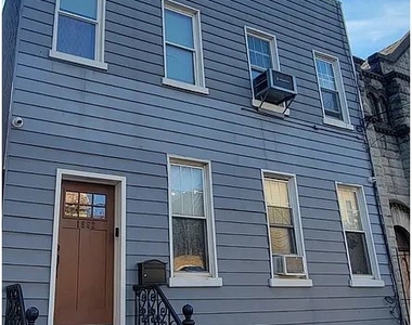 1862 Grove St - Photo Thumbnail 12