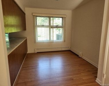 20 Locust Street - Photo Thumbnail 4