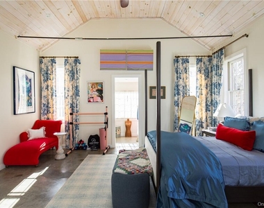 20 Taintor Way - Photo Thumbnail 12