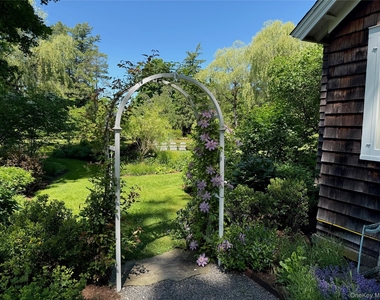 20 Taintor Way - Photo Thumbnail 19