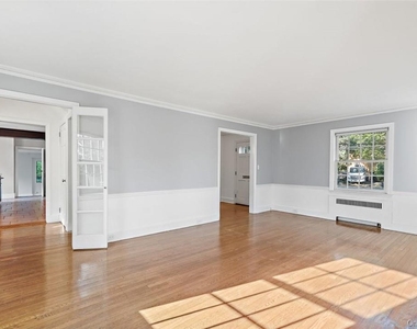 246 Mamaroneck Road - Photo Thumbnail 4