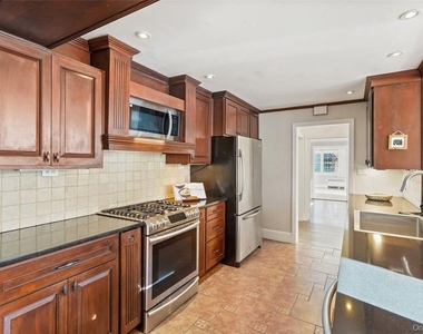 246 Mamaroneck Road - Photo Thumbnail 15