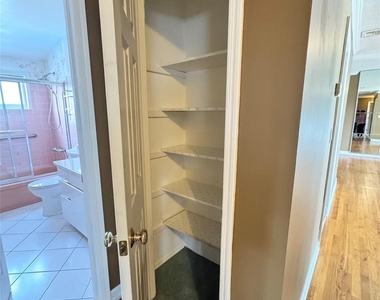 255 Brookside Court - Photo Thumbnail 8